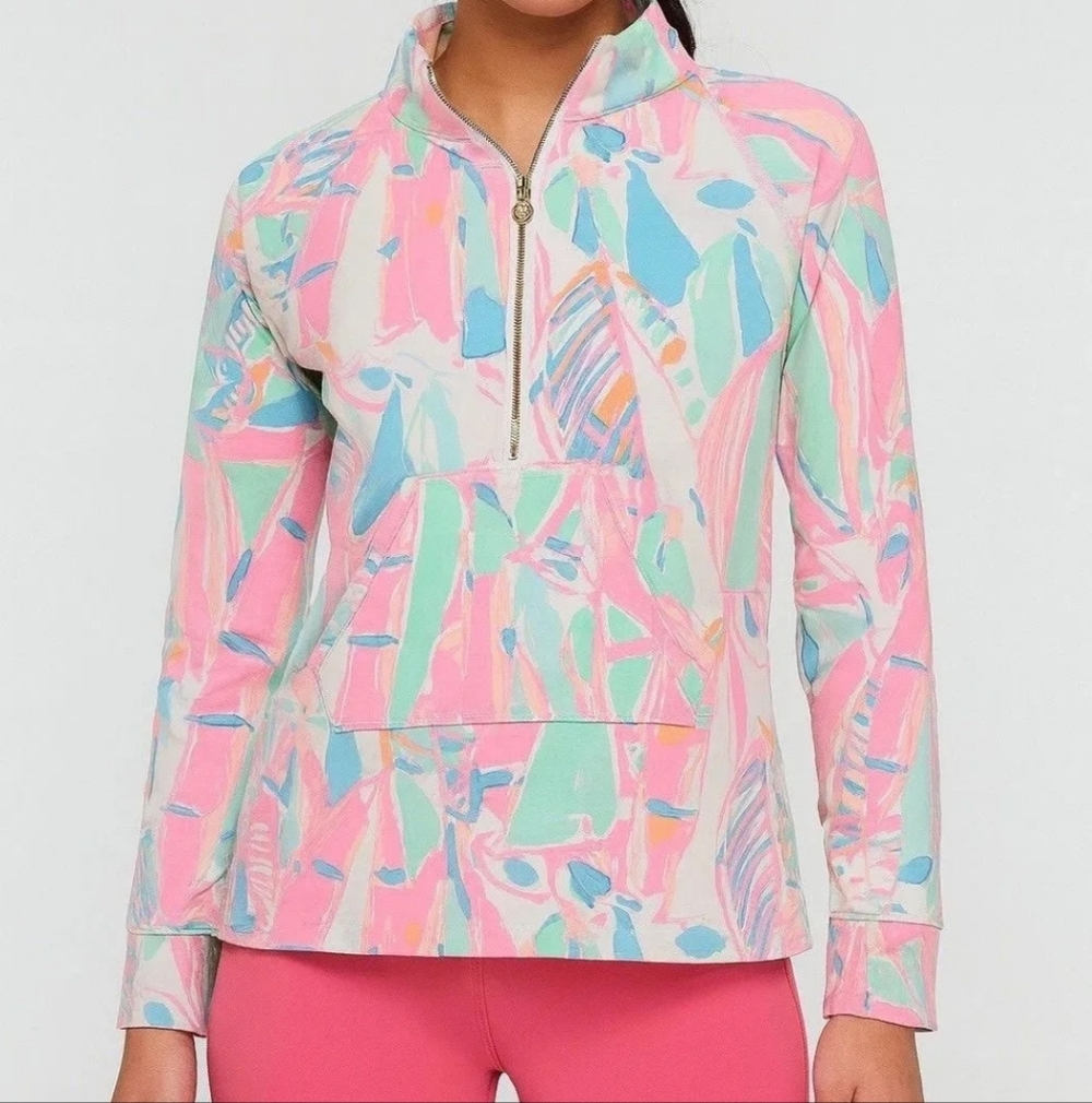 Lilly Pulitzer Skipper Popover in Out To Sea Sailboat print. Size Small ptp 19”